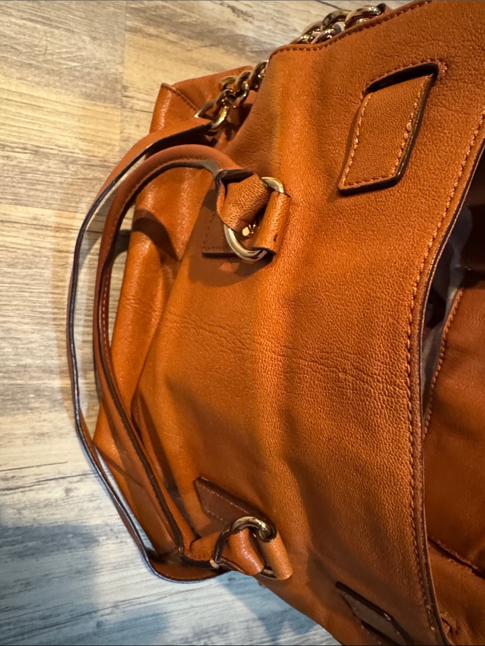 Michael Kors Tan Leather Satchel with Gold Hardware h-11 1/4 w-5 1/2, L-14 1/4 - Picture 4 of 10